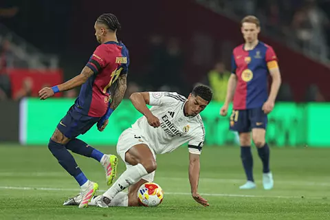 جدول مباريات اليوم.. كلاسيكو برشلونة وريال مدريد.. قمة ليفربول وأرسنال.. وصراع الهبوط  في الدوري الم